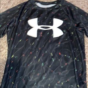 Black under armor t shirt
